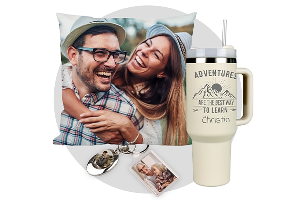 Personalised photo gift set with cushion, travel mug, and keyring. Discover our personalised gifts now and create something truly unique.
