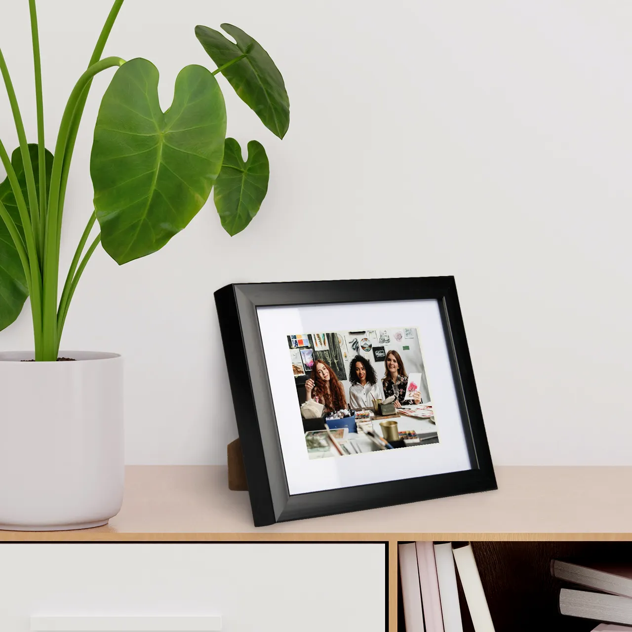 Photo in frame – perfect for decorative photo walls Order your photo with frame and mount – perfect for special occasions or as a unique gift.