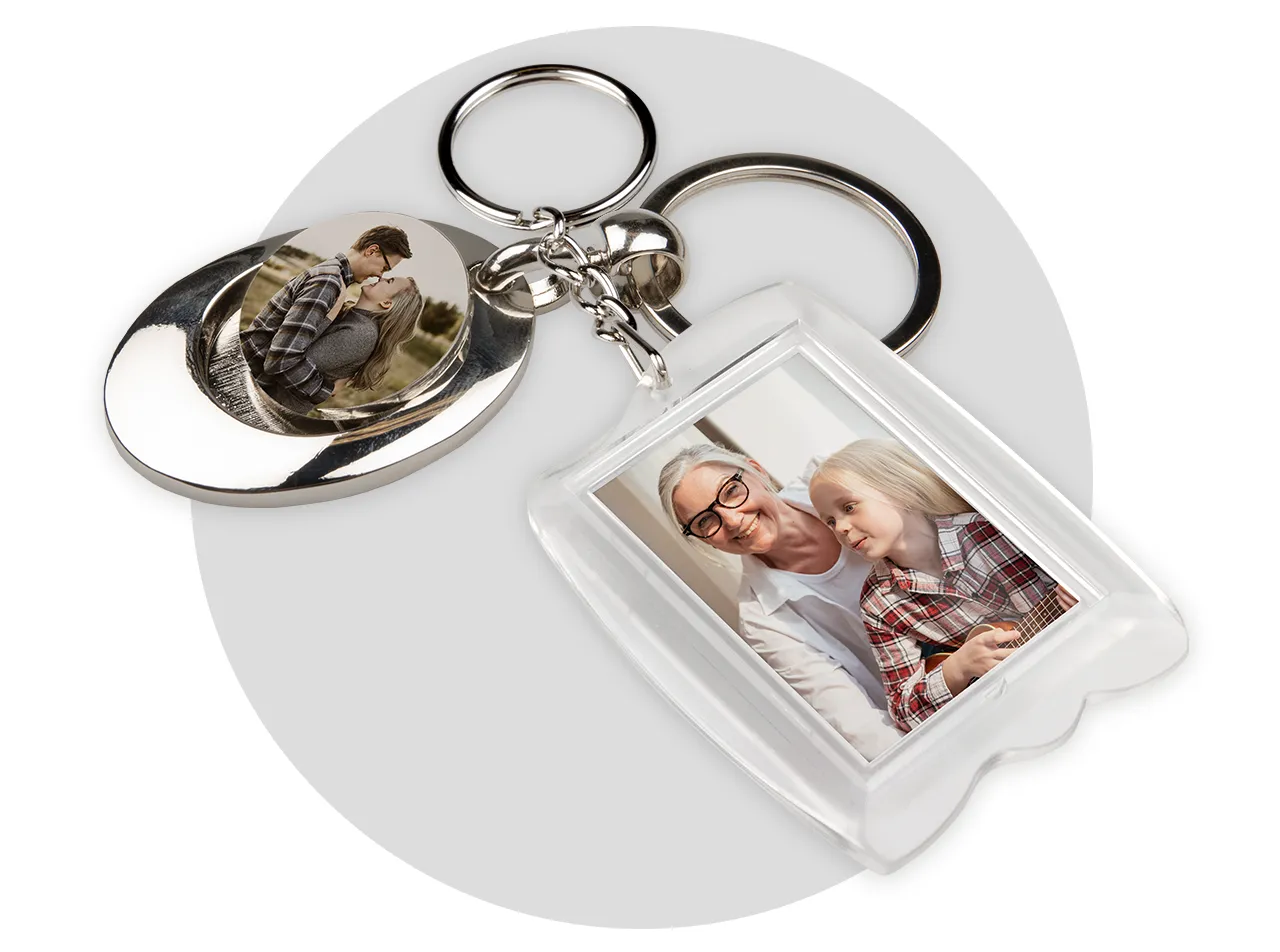 For your personalized keychain, you can choose between an acrylic keychain with your photo showing on both sides or a metal one with a handy shopping token.
