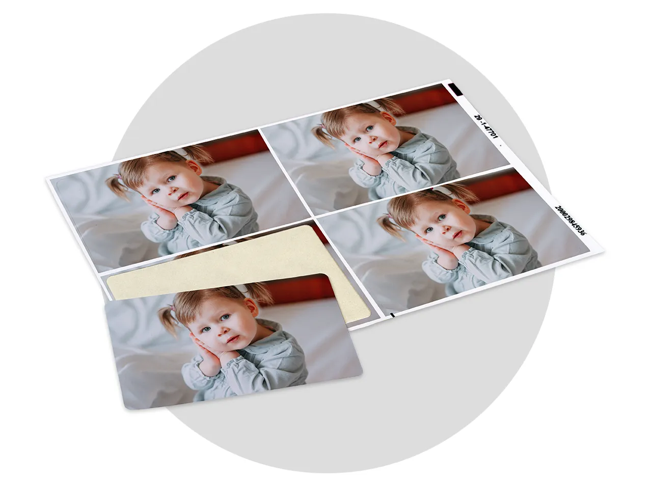 Create your own photo stickers, self adhesive or magnetic. All stickers are printed on high-quality photo paper. 