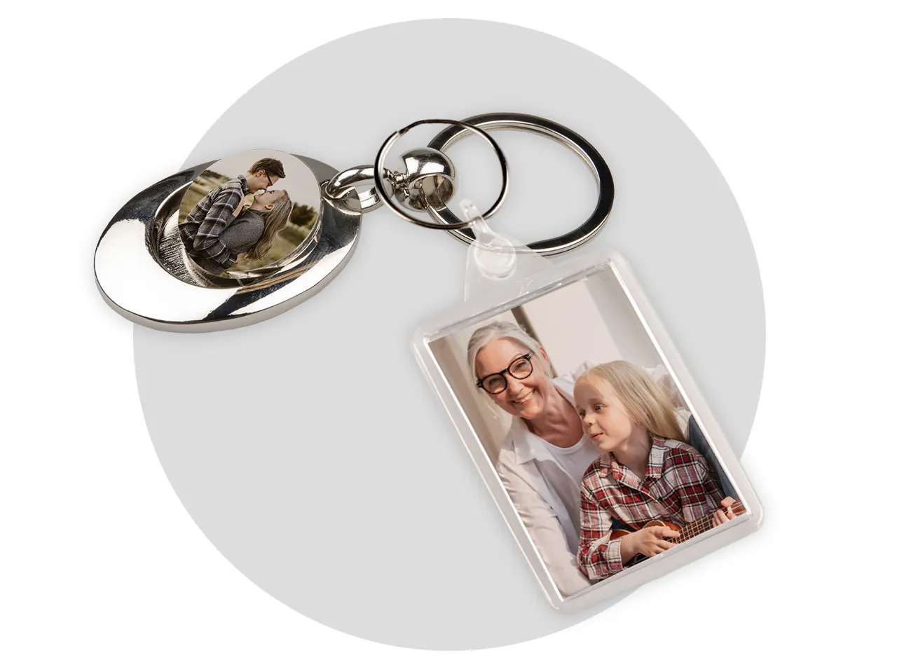 For your personalized keychain, you can choose between an acrylic keychain with your photo showing on both sides or a metal one with a handy shopping token.