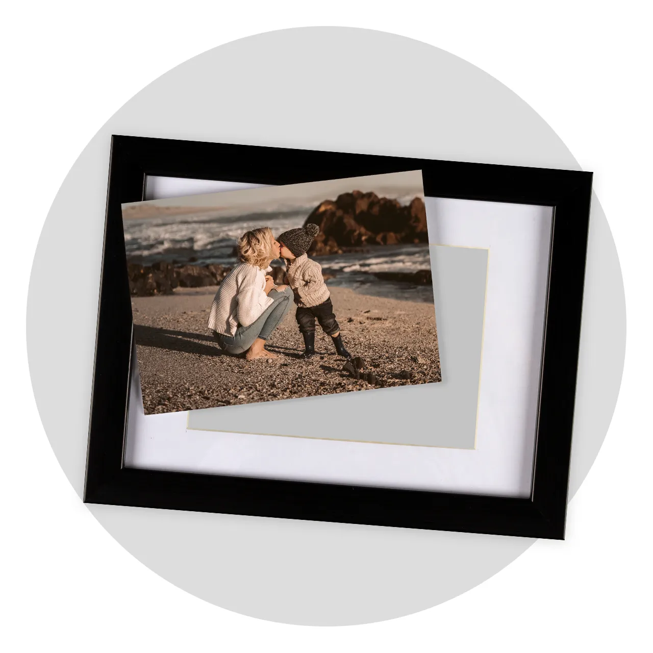 Framed photo prints in portrait and landscape formats Frame your photo for a stylish home décor piece or a thoughtful gift – lots of design options available.