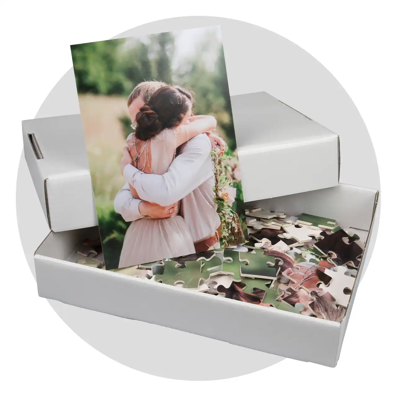 Picture puzzle delivered in a classic white box This boxed photo jigsaw includes a reference photo, making puzzling both personal and easy for any occasion.